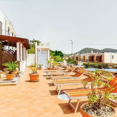 Casa Vacanza Artemis Lipari  Exteriör bild