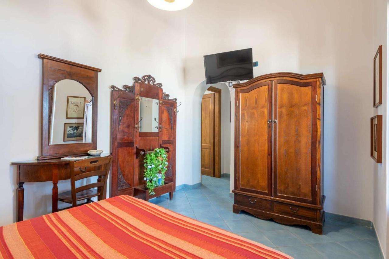 Casa Vacanza Artemis Lipari  Exteriör bild