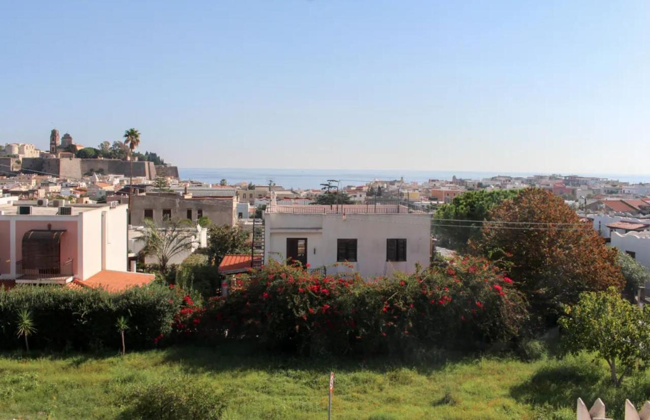 Casa Vacanza Artemis Lipari  Exteriör bild
