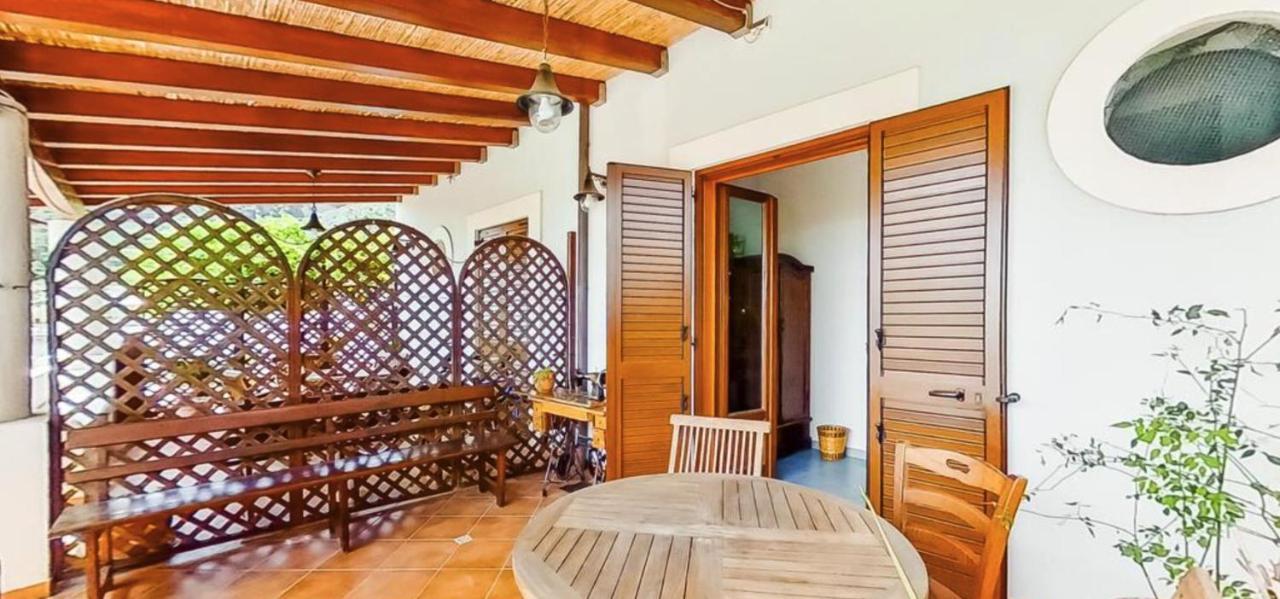 Casa Vacanza Artemis Lipari  Exteriör bild