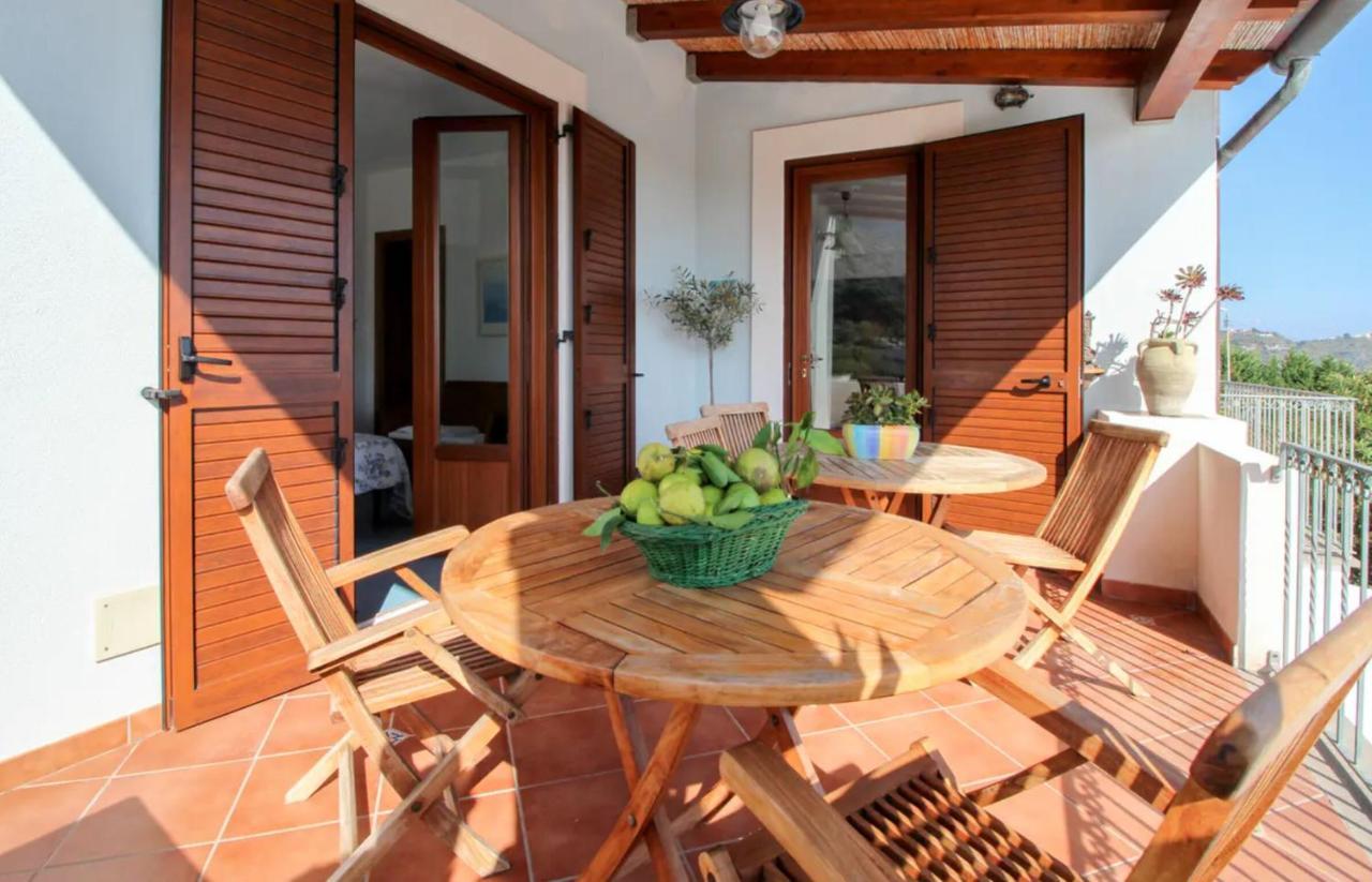 Casa Vacanza Artemis Lipari  Exteriör bild