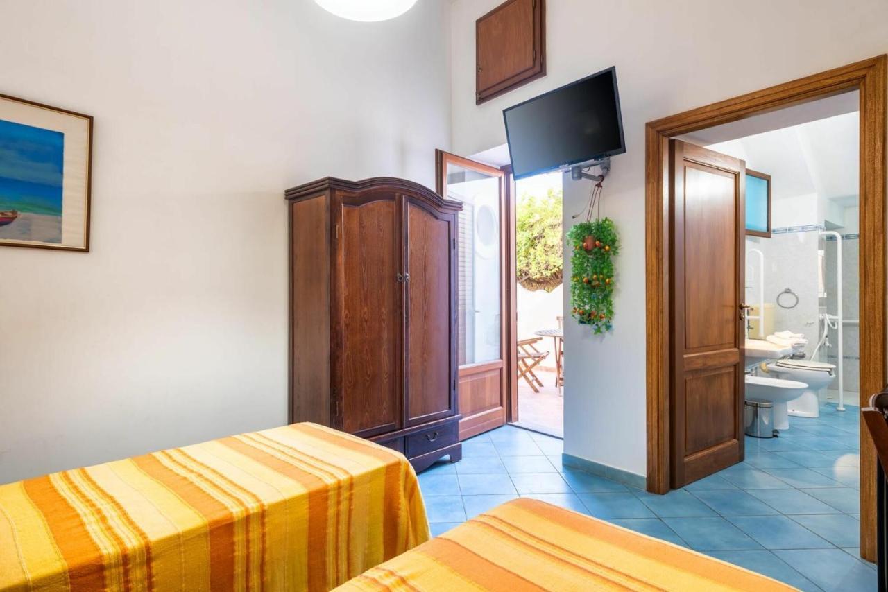 Casa Vacanza Artemis Lipari  Exteriör bild